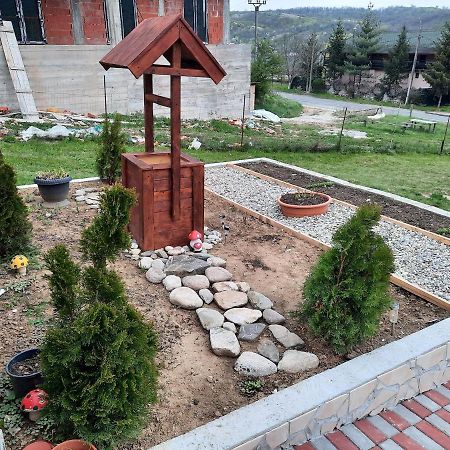 فيلا Casa Claudiu Ieşelniţa المظهر الخارجي الصورة