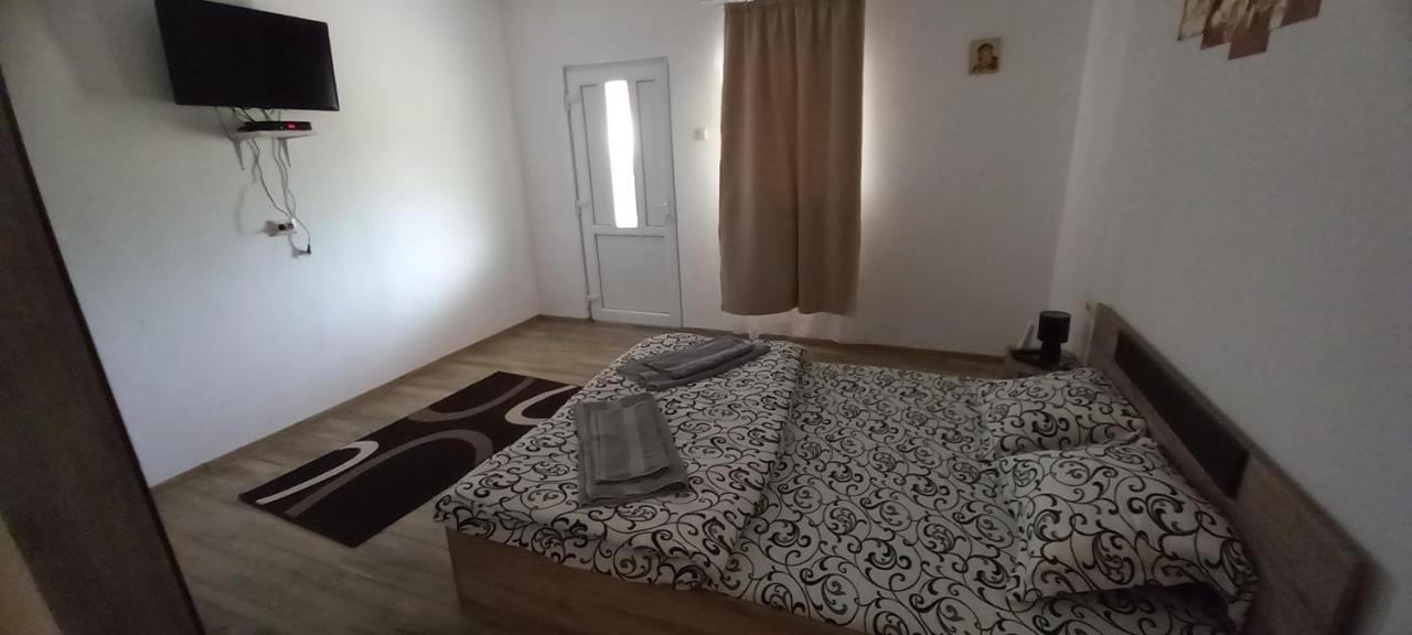 فيلا Casa Claudiu Ieşelniţa المظهر الخارجي الصورة