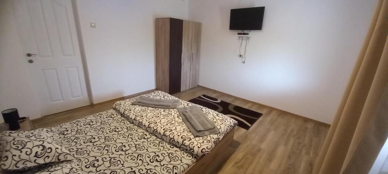 فيلا Casa Claudiu Ieşelniţa المظهر الخارجي الصورة