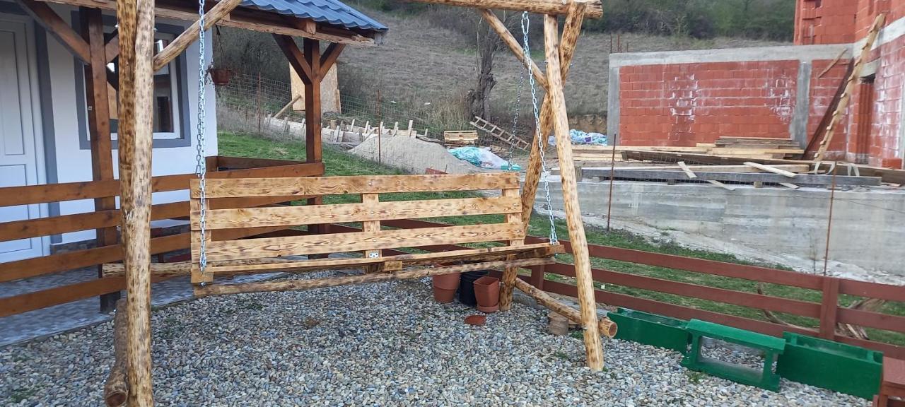فيلا Casa Claudiu Ieşelniţa المظهر الخارجي الصورة