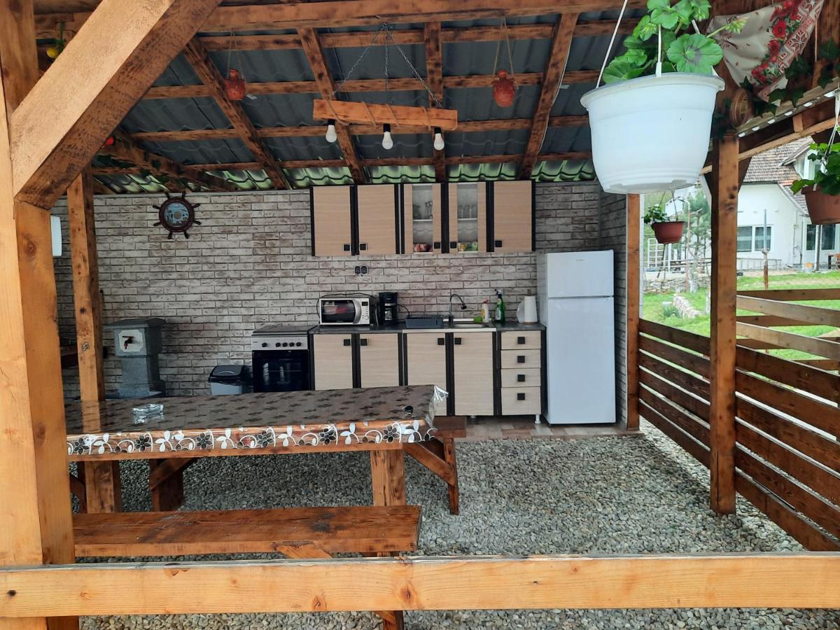 فيلا Casa Claudiu Ieşelniţa المظهر الخارجي الصورة